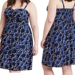 BNWOT Torrid Floral Zip Front Sweetheart Neck Mini Dress Blue Black